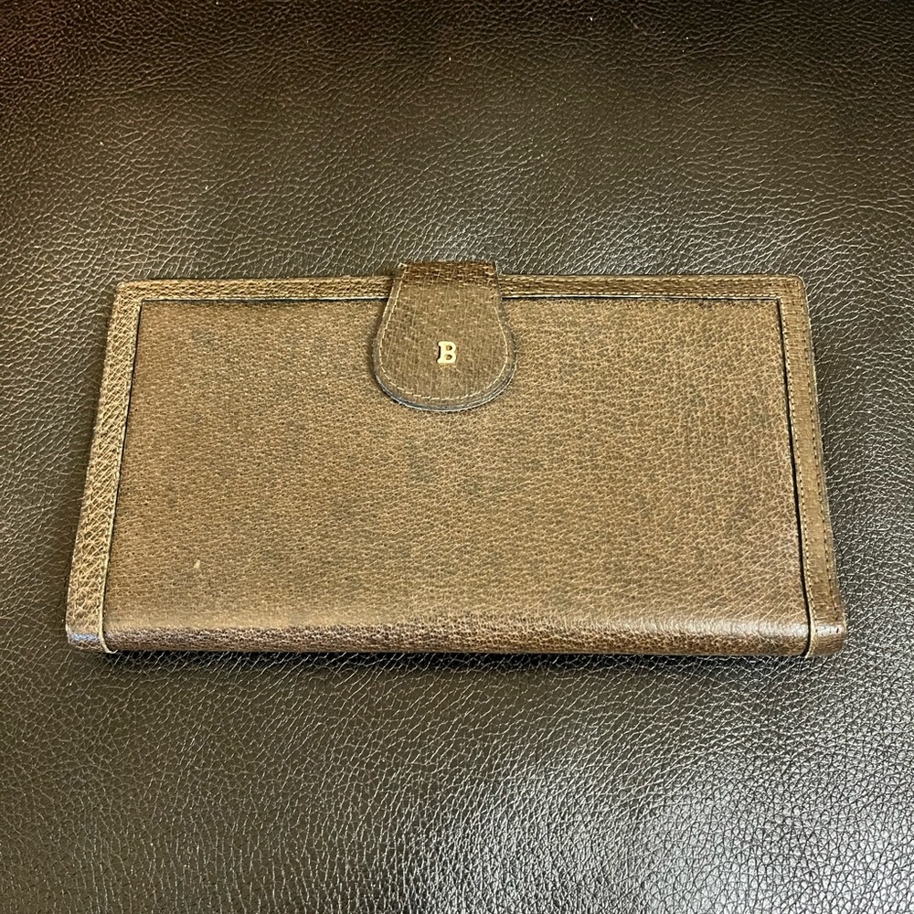 🚨🚨AUTHENTIC Vintage Bally wallet *Reposhed*